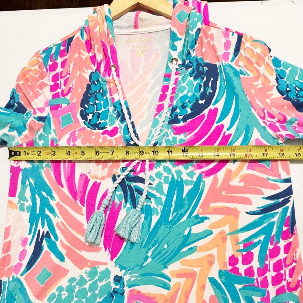 Lilly Pulitzer Rylie Hooded
Cover Up Goombay Smash Medium - Picture 6 of 9
